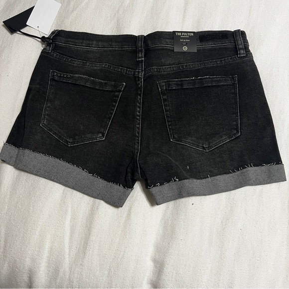 Blank NYC NWT roll up short Size 27 28 and 29 - Picture 9 of 10